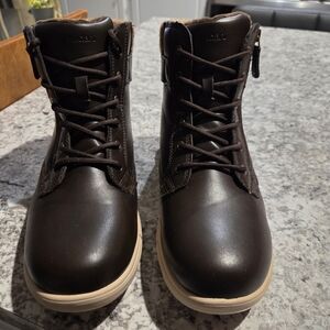 New In Box Burudani Women's Dark Brown Ankle Boots Sz W9